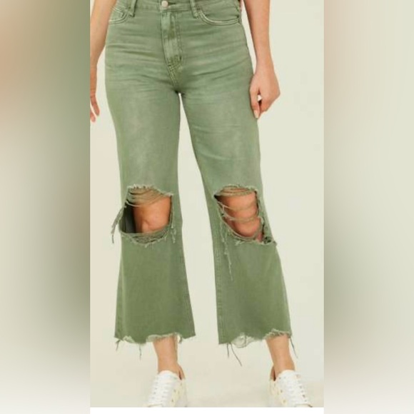 NWT Altar'd State Aubrielle Cropped Olive Green Distressed Jeans Sz 30 - Picture 1 of 9